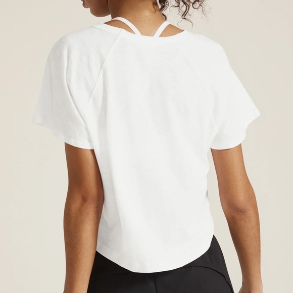 New BEYOND YOGA Signature High Low Cropped Tee, White, Women’s Size XL Shirt - Picture 3 of 6